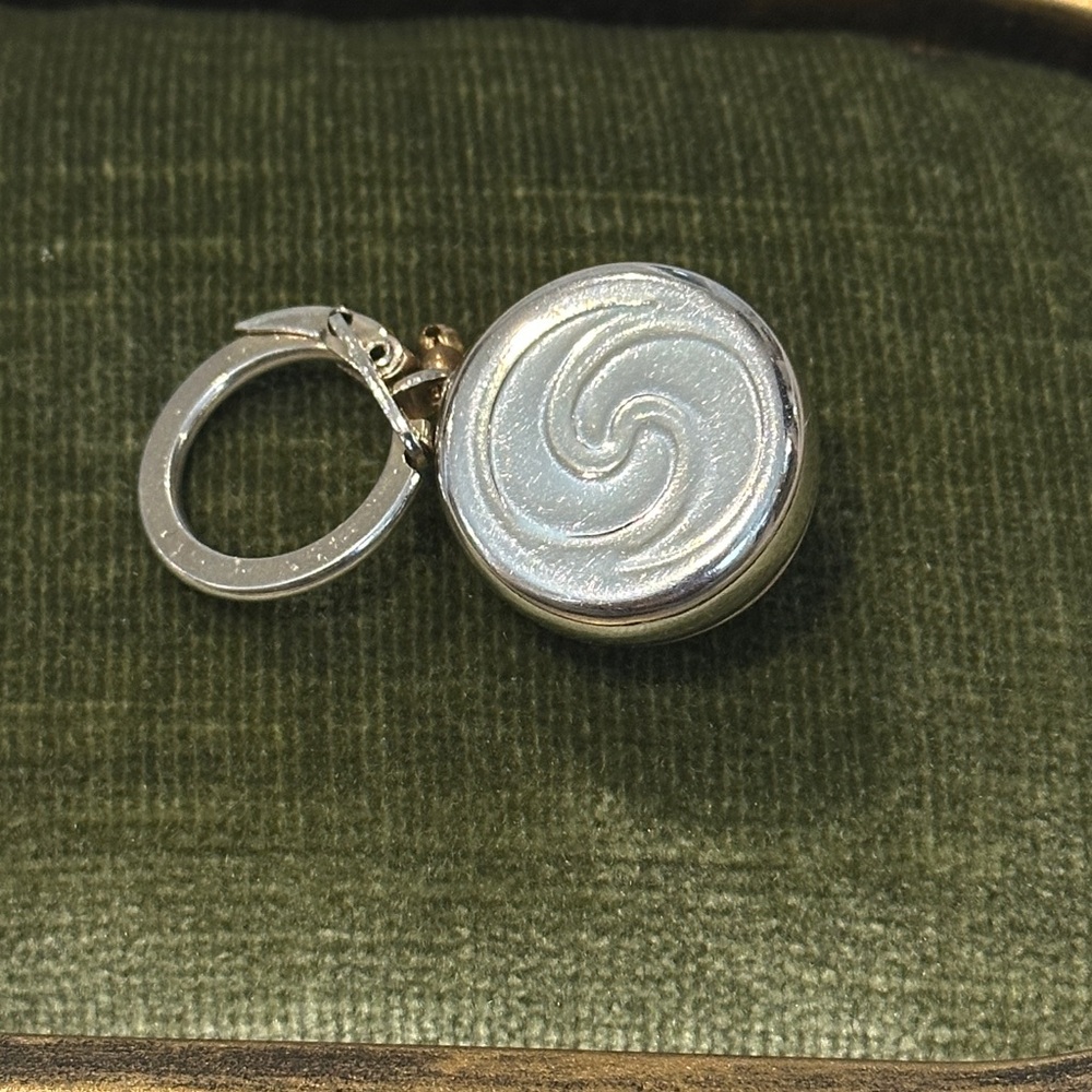Vintage Silver Tone Spiral Retractable Keychain